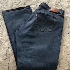 Levi’s Curvy bootcut jeans